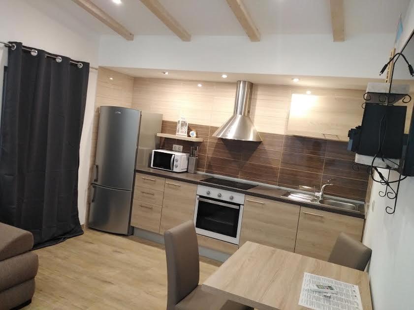 Apartmani Morovi Dvori Drage Εξωτερικό φωτογραφία