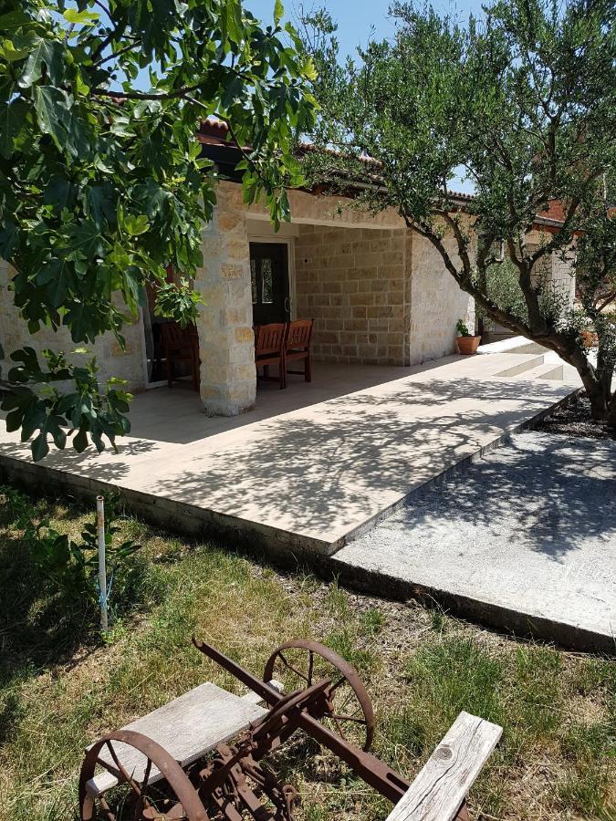 Apartmani Morovi Dvori Drage Εξωτερικό φωτογραφία